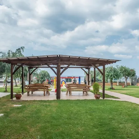 Castro Deluxe * توروني