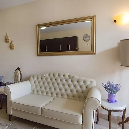 卡斯特罗豪华公寓