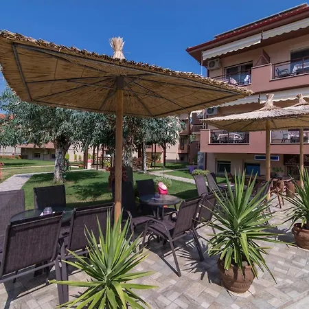 Castro Deluxe * Toroni